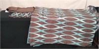 Comforter (Approx 80" x 88"), 2 Pillow Shams, B