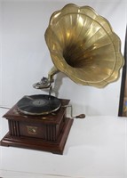 Working Reproduction Gramophone