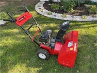 Yard machines 5.0 HP, 24" Snowblower, Like New