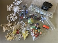 Marbles, laces, Charger, car