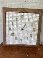 ELECTRIC WALL CLOCK WORKS GREAT!