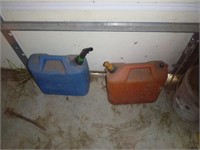 2 Gas cans