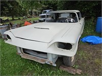 1960'S FORD THUNDERBIRD BODY AND CHASSIS
