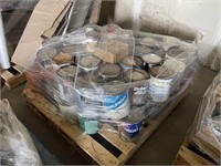 Pallet of paints and stains (NL)
