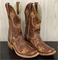 Pair of Rockin Leather Size 8.5 Cowboy Boots
