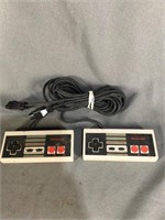 2 wired Nintendo controllers