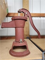 Cast iron pitcher pump