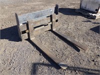 Bobcat Carriage / 5"x44" Forks