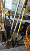 Shovels, Fork, Pry Bar and more (10)