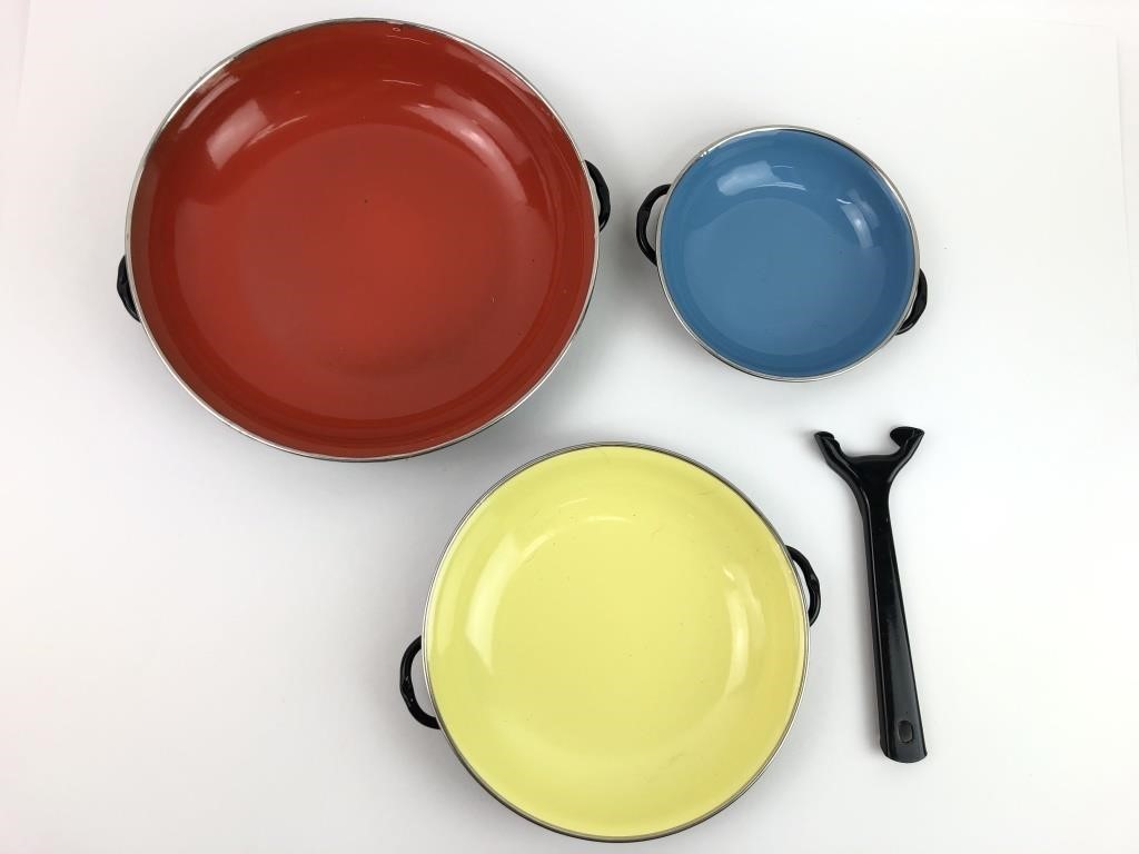 NOS Enamelware Pan Set