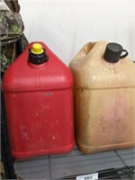 2 5 GALLON GAS CANS