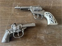 Huntley, Clip Jr toys guns