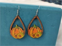 Pumpkin Earrings on Wood NIP 3"
