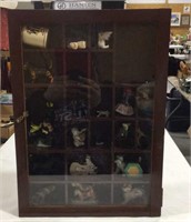 Wooden display case w/ door & trinkets 12in x 17in
