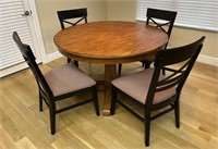 Round Kitchen Table & 4 Chairs, 1 Leaf