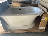 DXV Freestanding Soaking Tub w/Deck