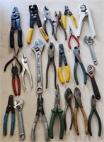 Q - MIXED LOT OF HAND TOOLS (T1)