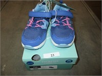New Sz 7M Toddler Shoes