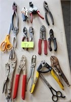 Q - LOT OF SMALL HAND TOOLS (T2)