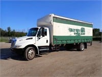 2005 International 4300 S/A Curtain Side Van Truck