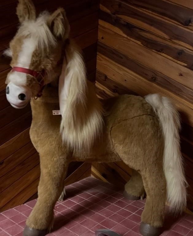 Q - PLUSH HORSE 40"T (M19)