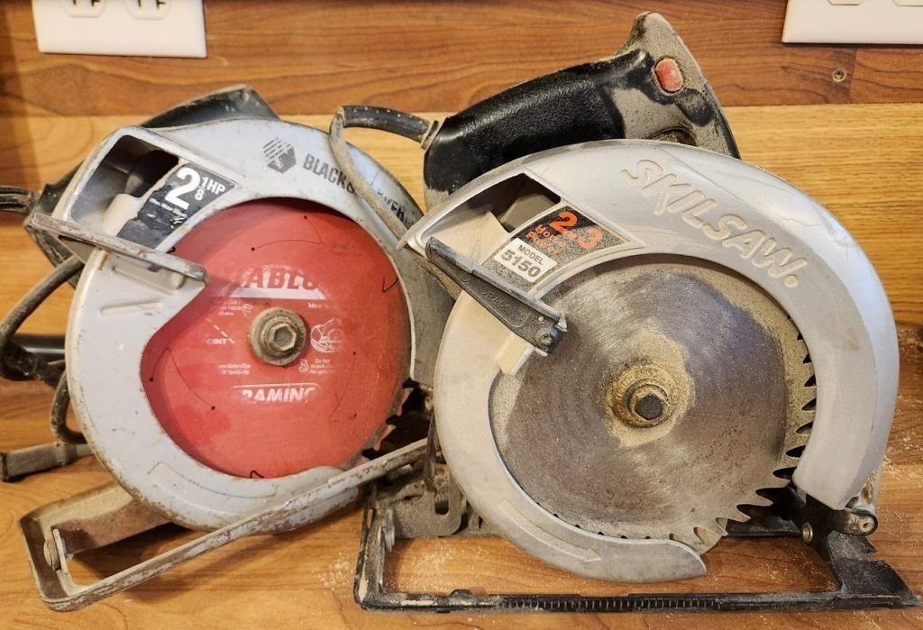 Q - LOT OF 2 CIRCULAR SAWS (W37)