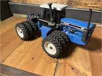 Ford 846 Versatile 4WD Articulating Tractor