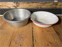 Porcelain and aluminum bowl