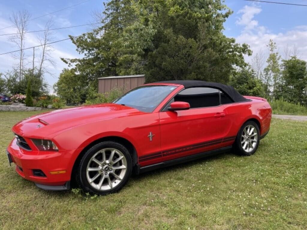 2011 FORD MUSTANG Convertible