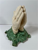 PORCELAIN "PRAYING HANDS" DÉCOR