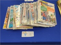 32 ASSORTED DC AND MARVEL COMICS