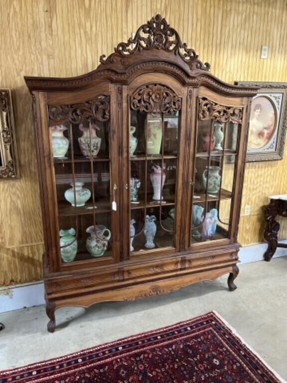 Highly Carved 1 Piece 3 Door Display Cabinet with