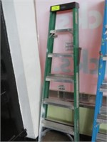 2 ASSORTED LADDERS