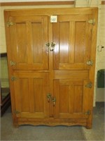 Oak Hotel 4-Door Ice Box (46x24x64)