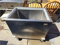 ROLLING OPEN TOP SELF CONTAINED COOLER 34" X 23"