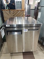 UNIVERSAL COOLERS 27" SELF CONTAINED LOWBOY