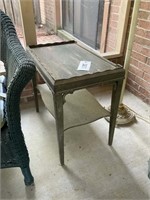 VINTAGE WOODEN SIDE TABLE NEEDS REFINISHING 15IN B