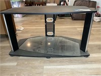 TV STAND 40 X 22 X 21 IN TALL