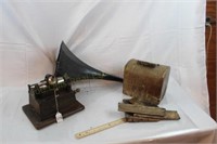 Edison GEM Cylinder Record Phonograph With Horn,