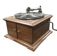 ANTIQUE VICTROLA  PHONOGRAPH