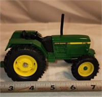 3140 John Deer Metal Frame Toy Tractor