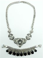 MAGNENT CHANGEABLE FESTOON NECKLACE
