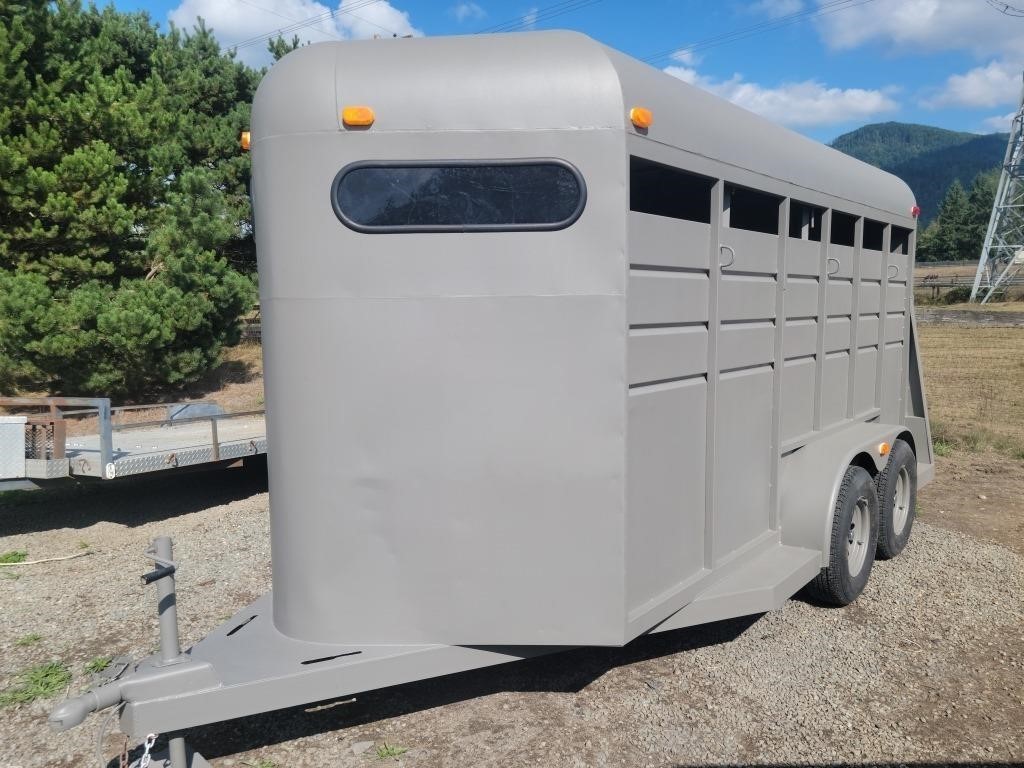3 Horse Trailer - completely redone