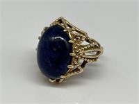 14KT Gold Ring w/ Blue Stone.