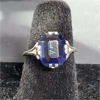 10kt White Gold Sapphire Gemstone Ring