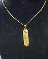 18kt Gold Necklace w/ Pendant