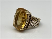 Gold Ring w/ Large Amber Gem.