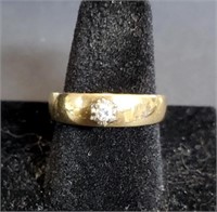 10kt Gold Ladies Diamond Ring