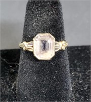 10kt Gold Ladies Ring Stone is CZ