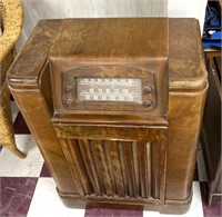 Vintage radio not tested